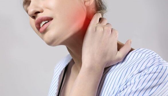 Ar mugurkaula kakla daļas osteohondrozi parādās sāpes kaklā un plecos